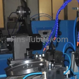 Spiralförmige Nut DELLOK abkühlende Messing-Rohr Brone 380V Finning-Maschine